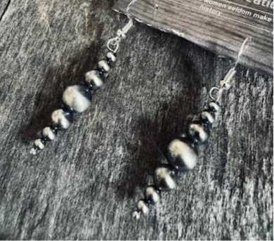 Graduated Navajo Pearl Earrings