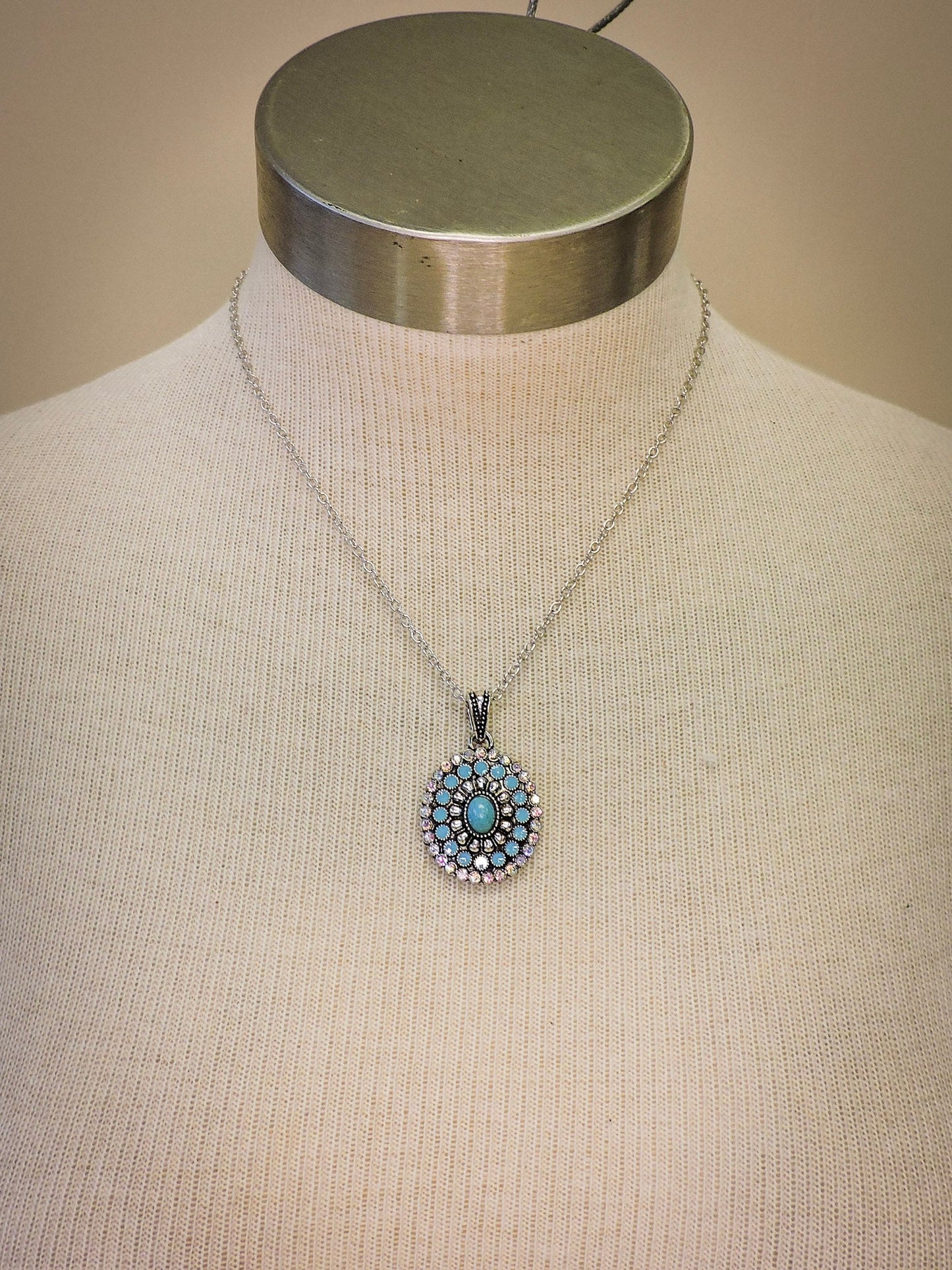 Levi Pendant Fashion Necklace