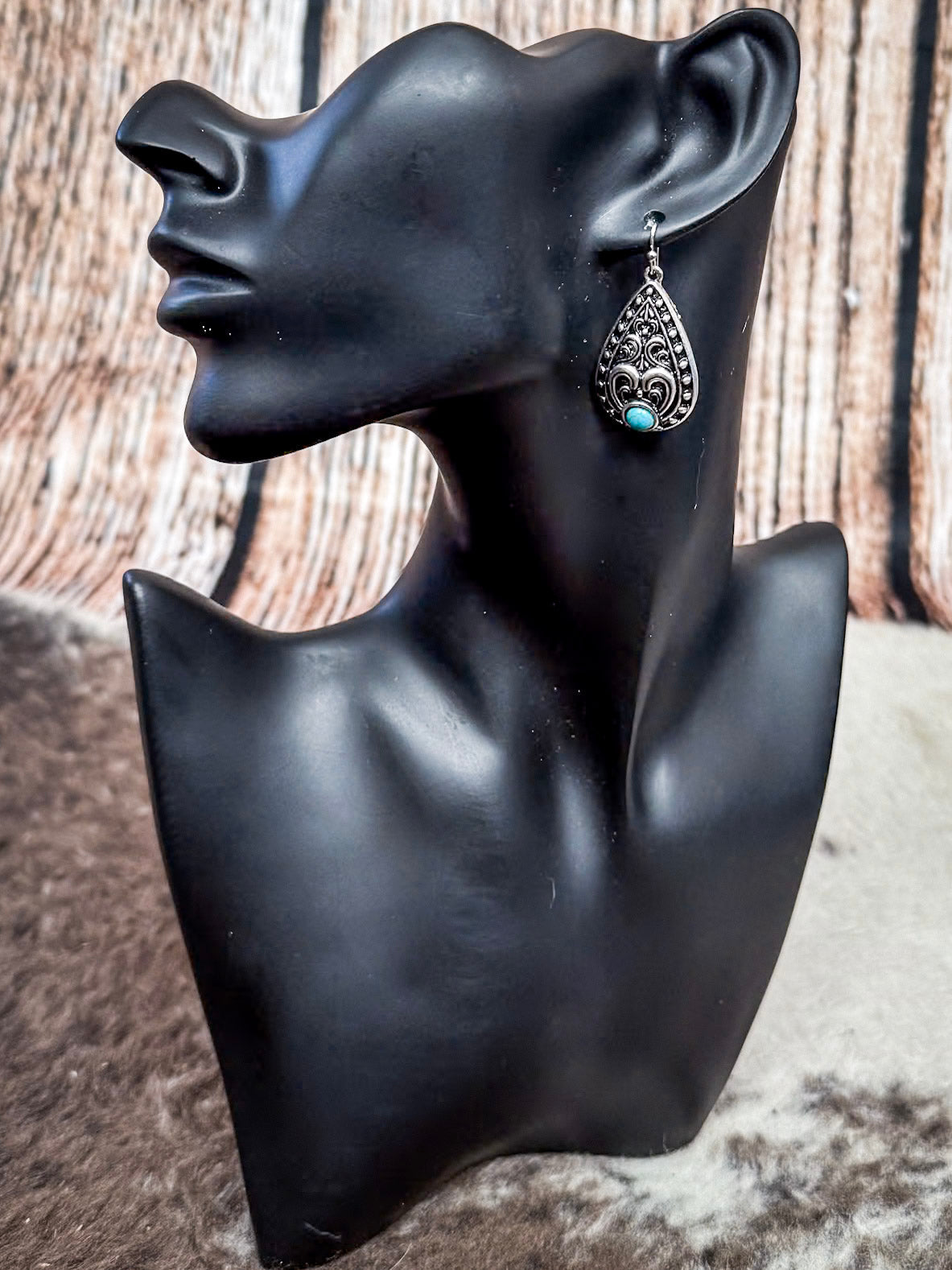 Jessamina Western Filigree Teardrop Aqu Stone Fashion Necklace Set