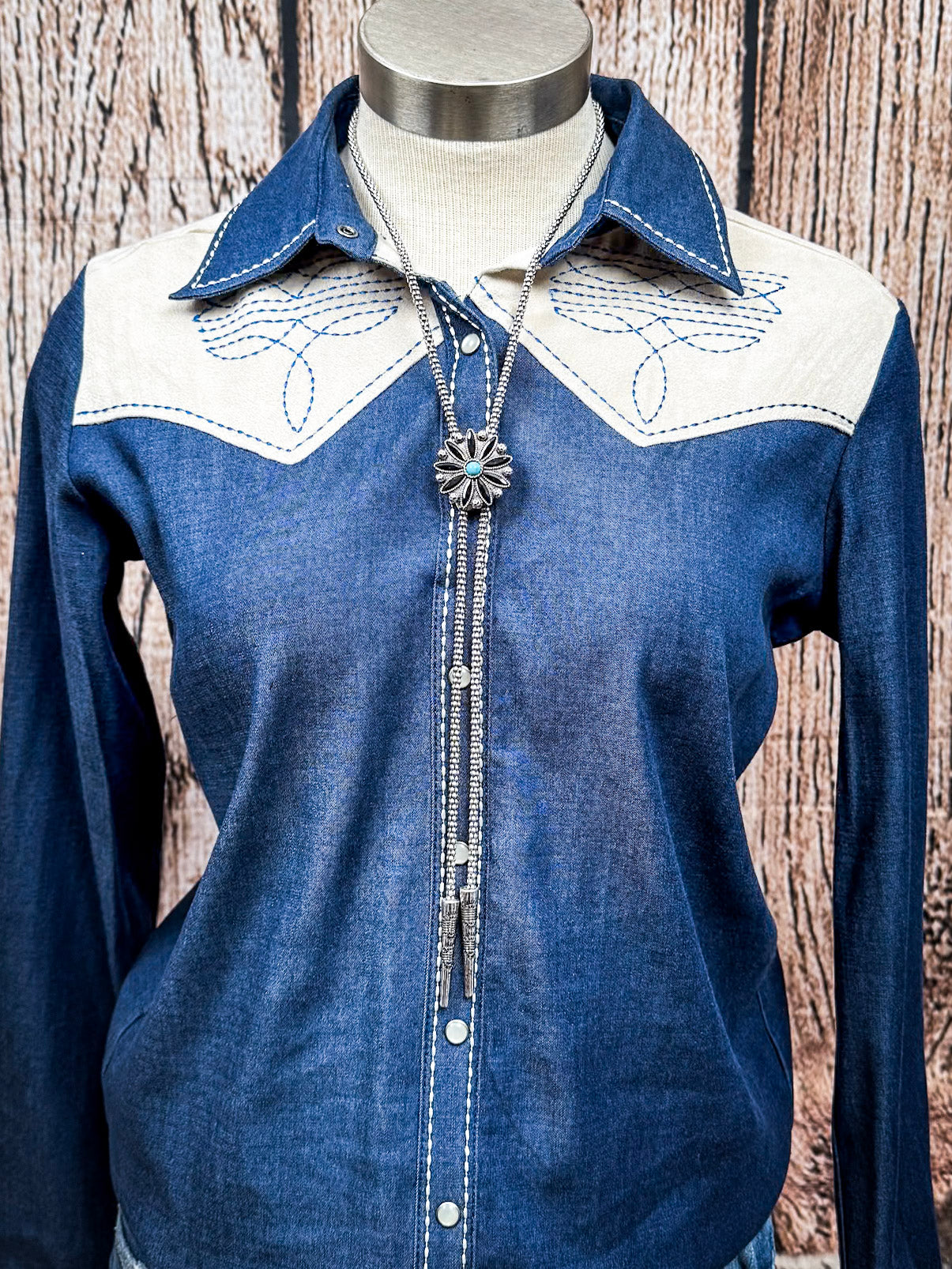 The Midnight Concho – Stone Bolo Fashion Necklace