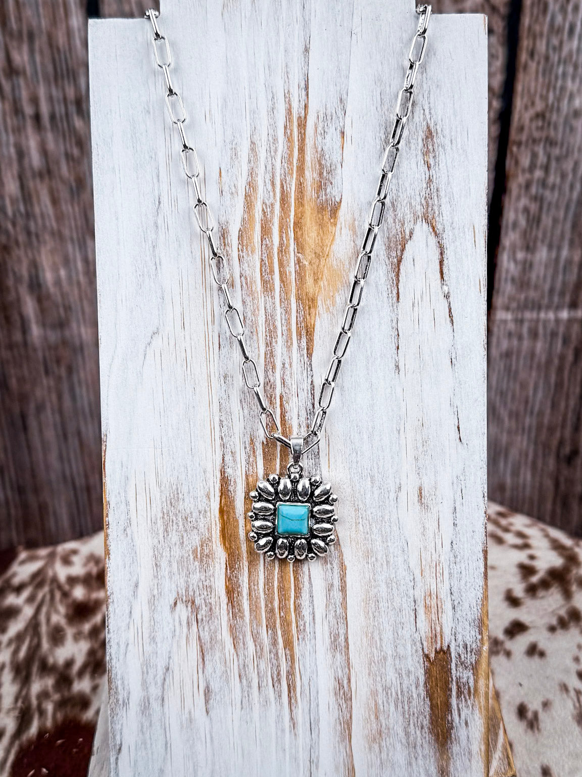 Aster Pendant Fashion Necklace