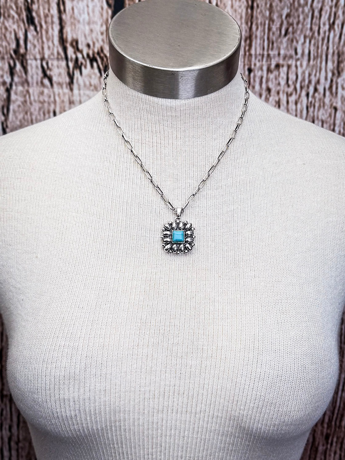 Aster Pendant Fashion Necklace