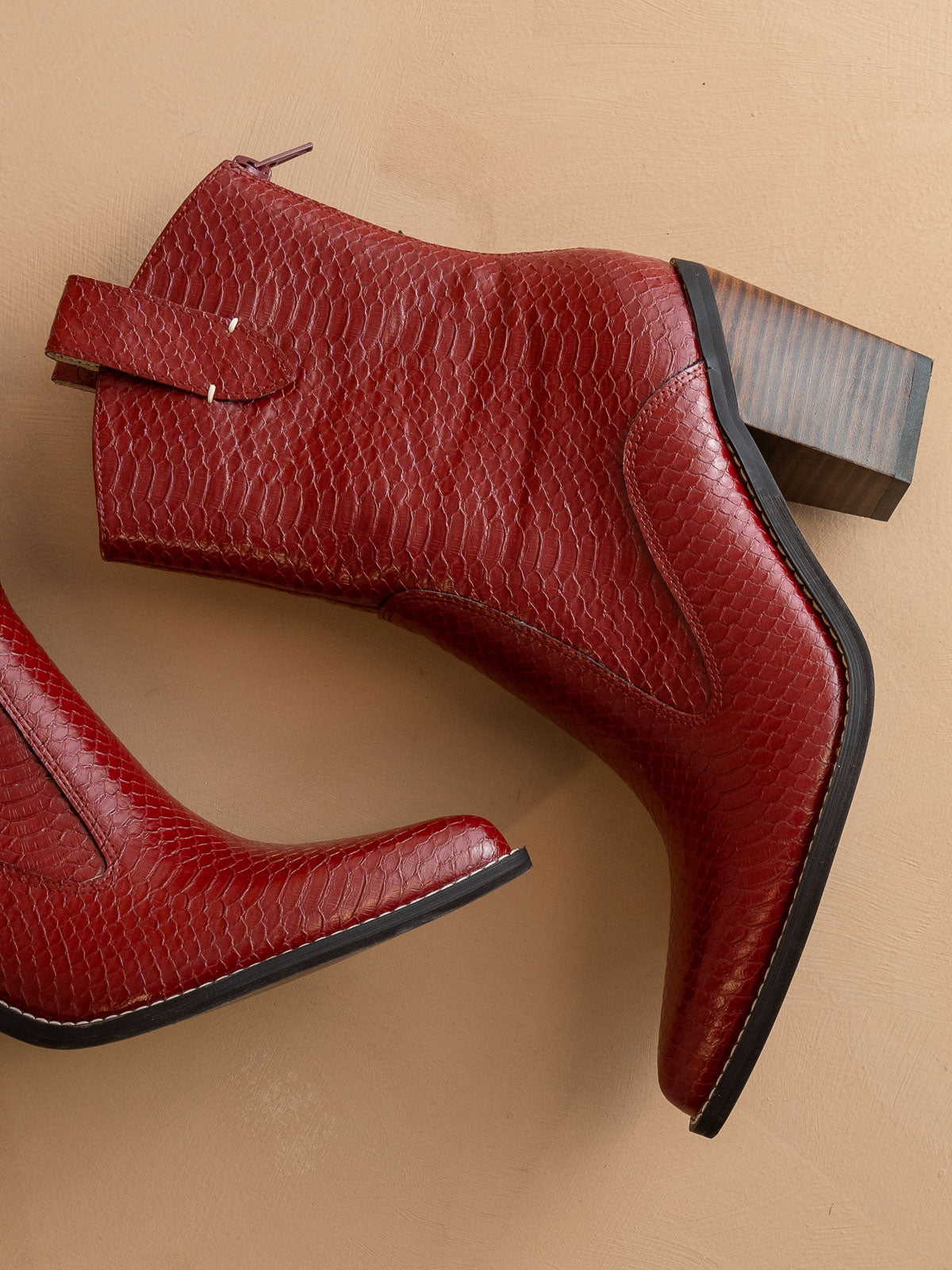 The Tara | Red Two Paneled Western Cowgirl boot