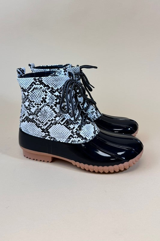 LACE UP WINTER RAIN BOOT, ANIMAL PRINT