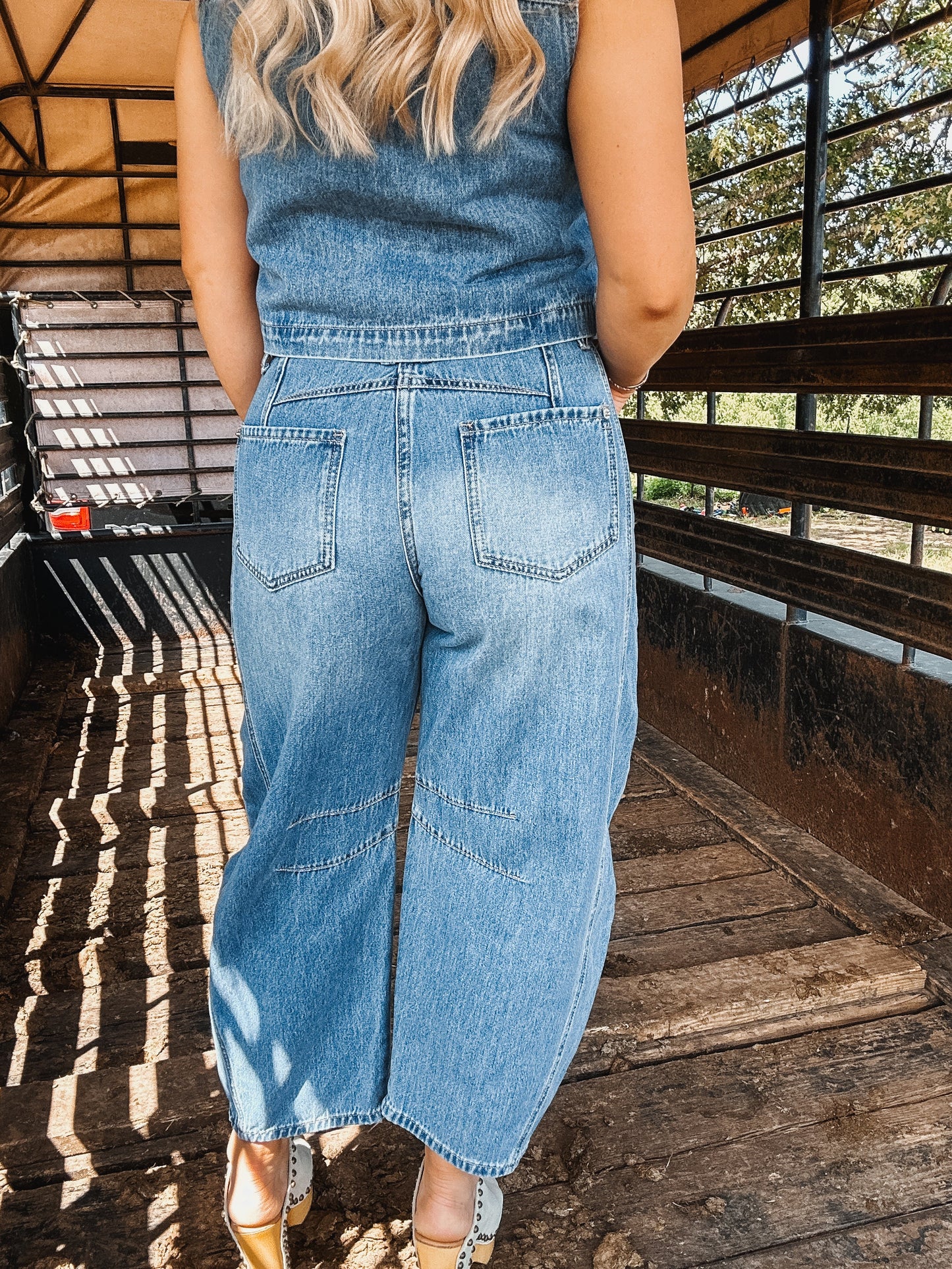 The Sway Barrel Jeans