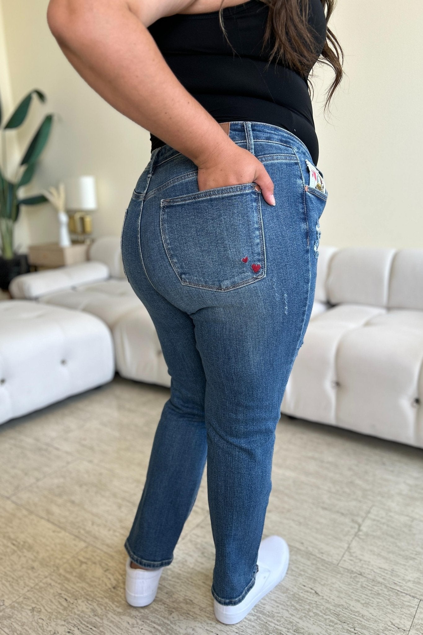 Judy Blue Full Size Queen Of Hearts Coin Pocket BF Jeans - SmorgeousByGina