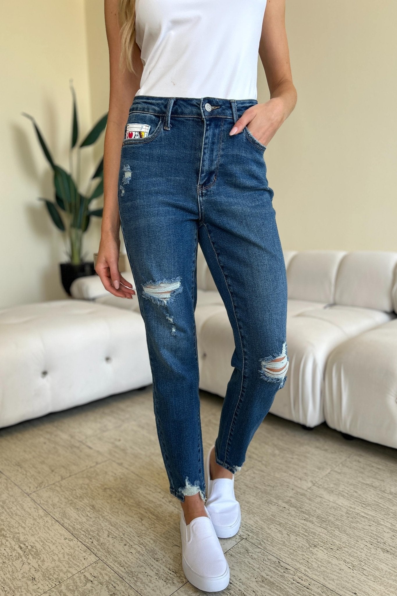 Judy Blue Full Size Queen Of Hearts Coin Pocket BF Jeans - SmorgeousByGina